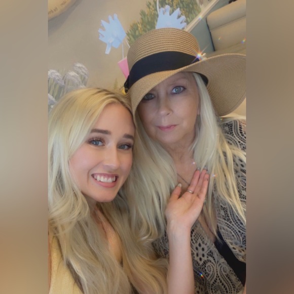 Hi I’m Kathleen thanks for checking out my closet - Picture 2 of 6